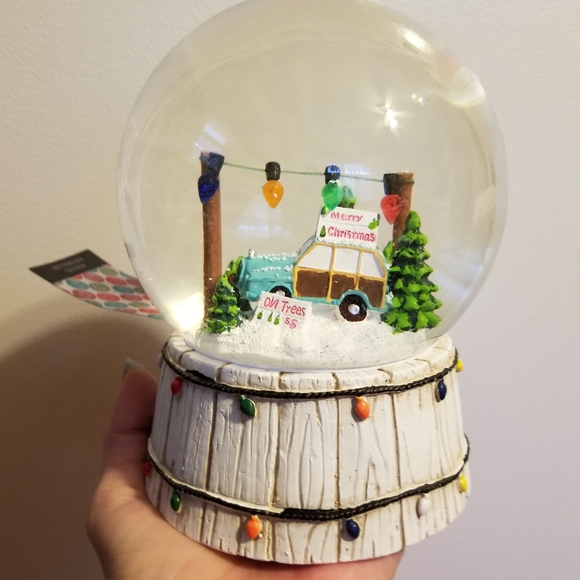 VINTAGE STATION WAGON TREE MUSICAL SNOW GLOBE - Picture 1 of 7